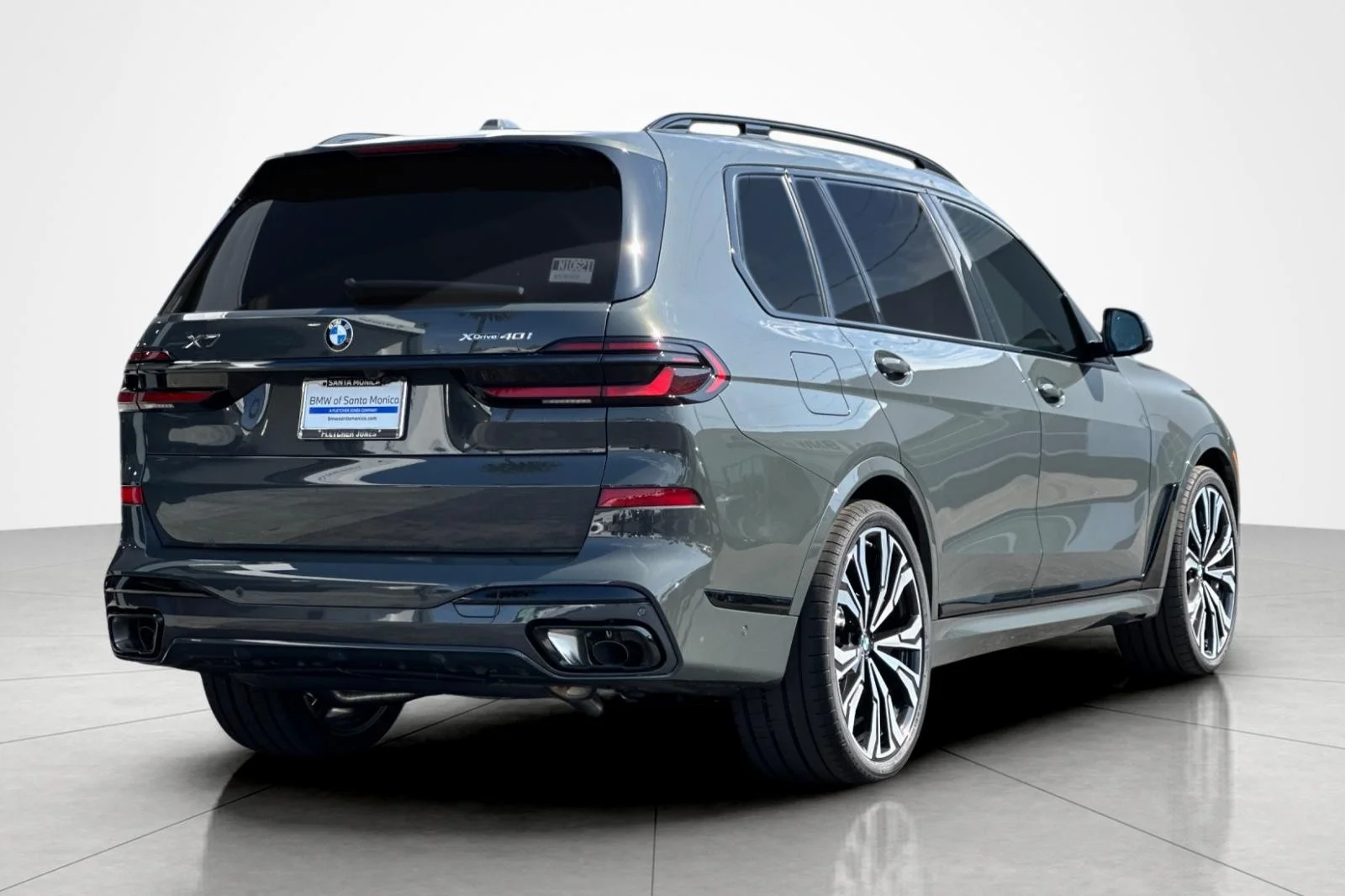New 2027 Dravit Grey Metallic BMW xDrive40i image 5