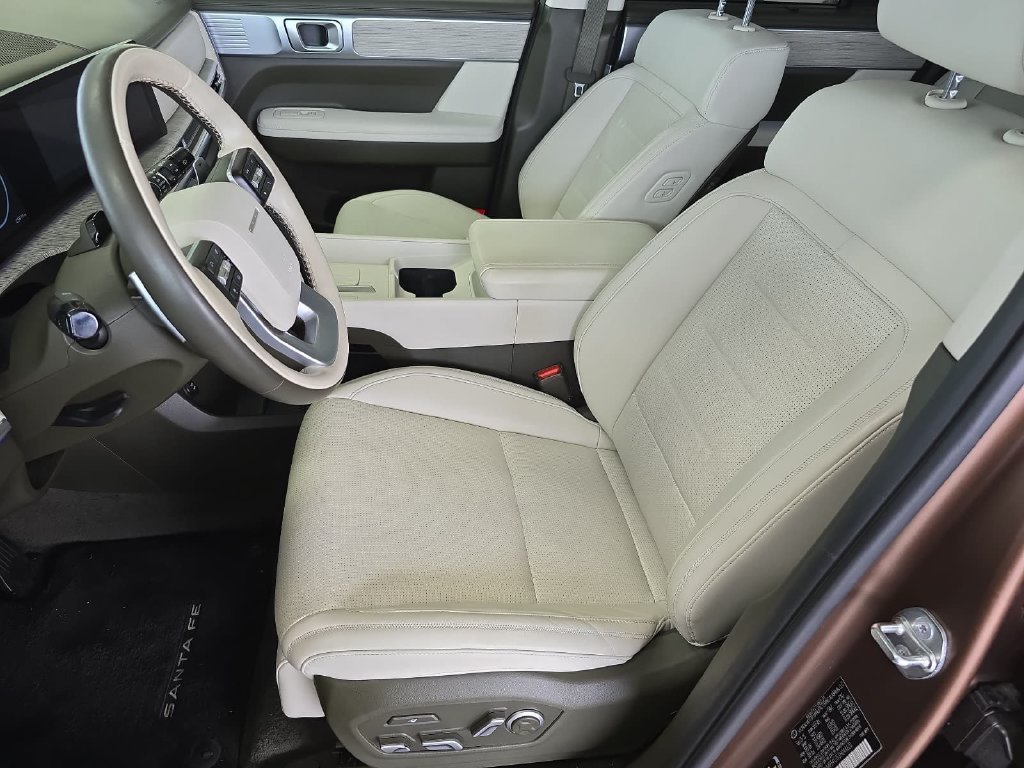 Used 2025 Brown Hyundai Calligraphy image 5