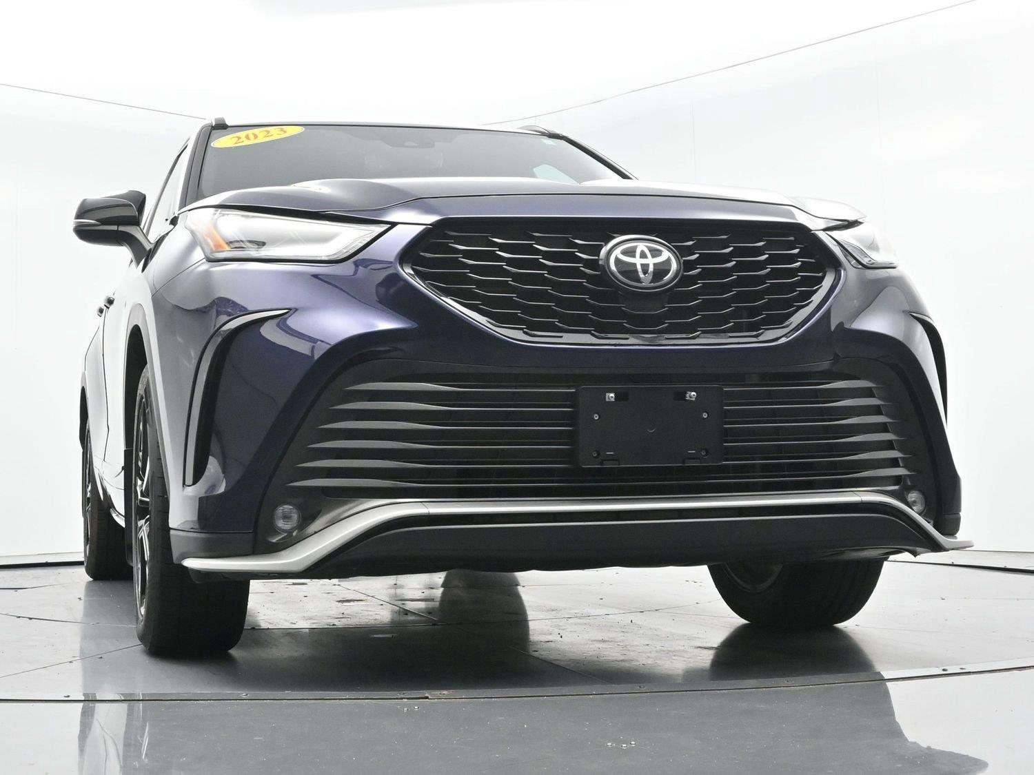 Used 2023 Blue Toyota L image 48