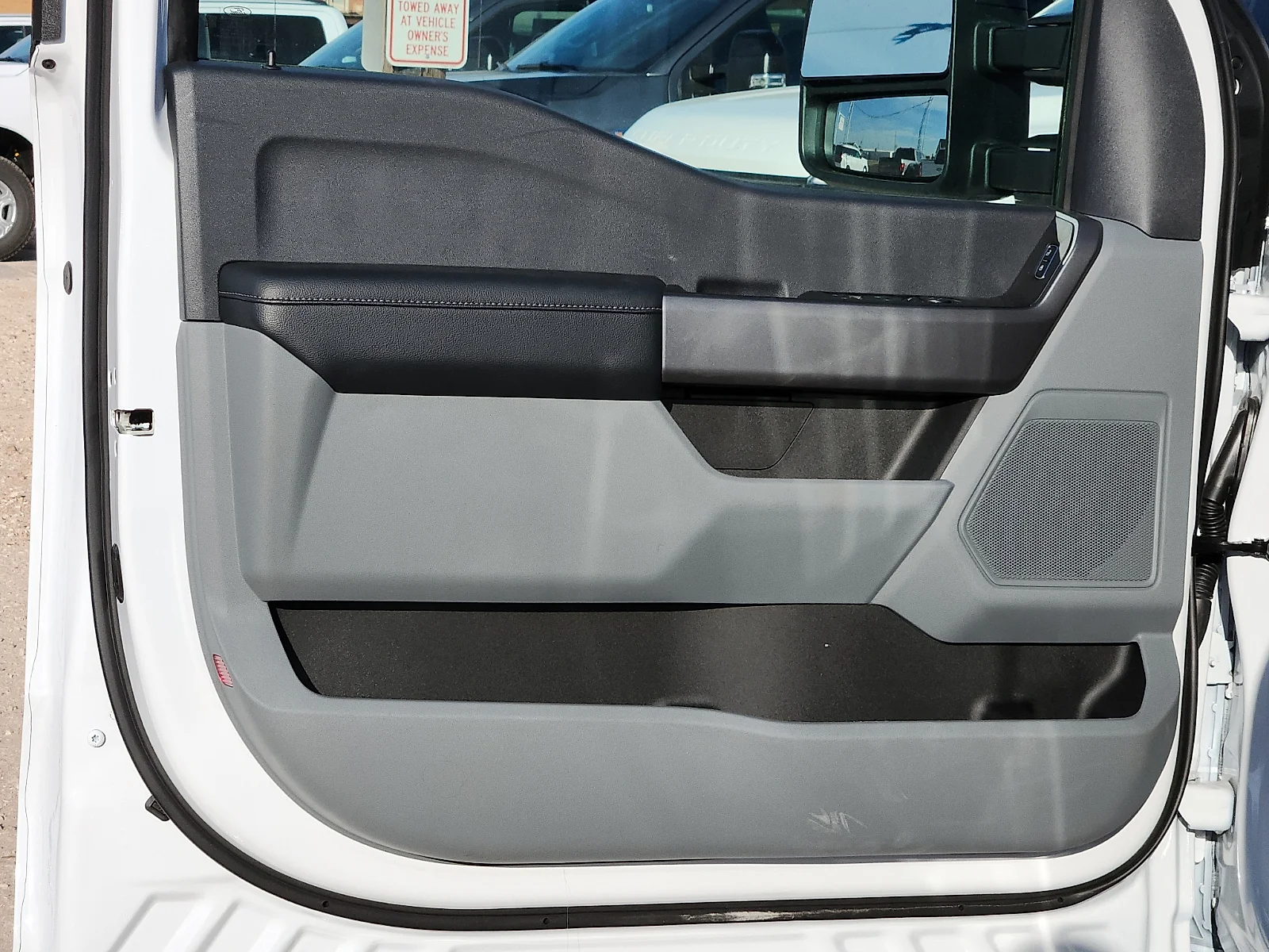 New 2027 Oxford White Ford XL image 14