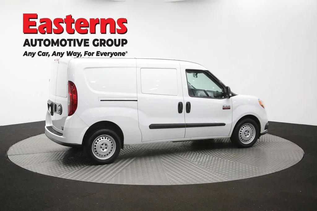 Used 2022 White Ram Base image 40