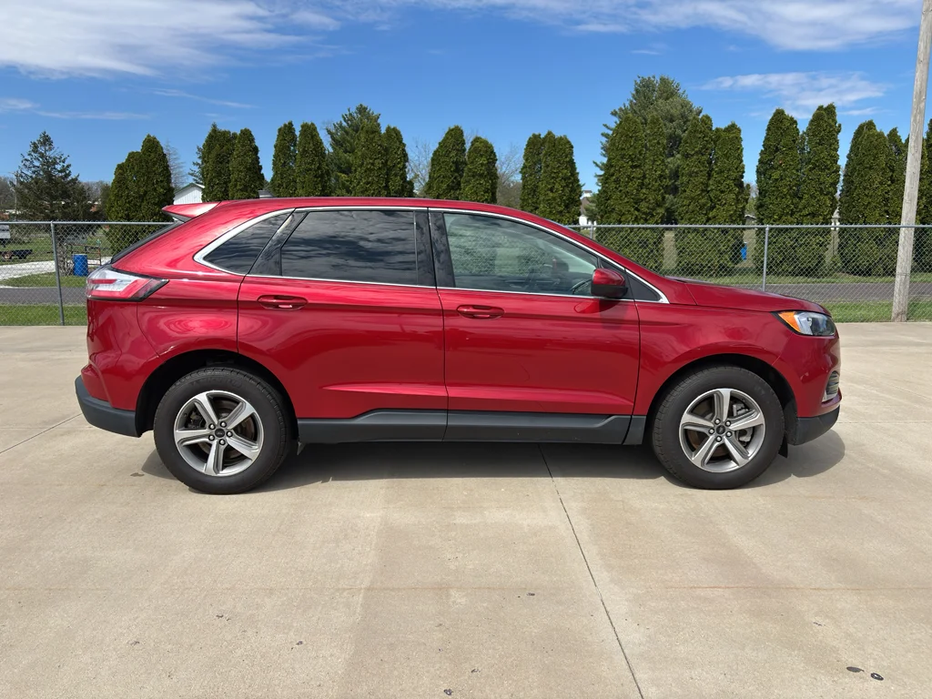 Used 2024 Rapid Red Metallic Tinted Clearcoat Ford SEL image 3