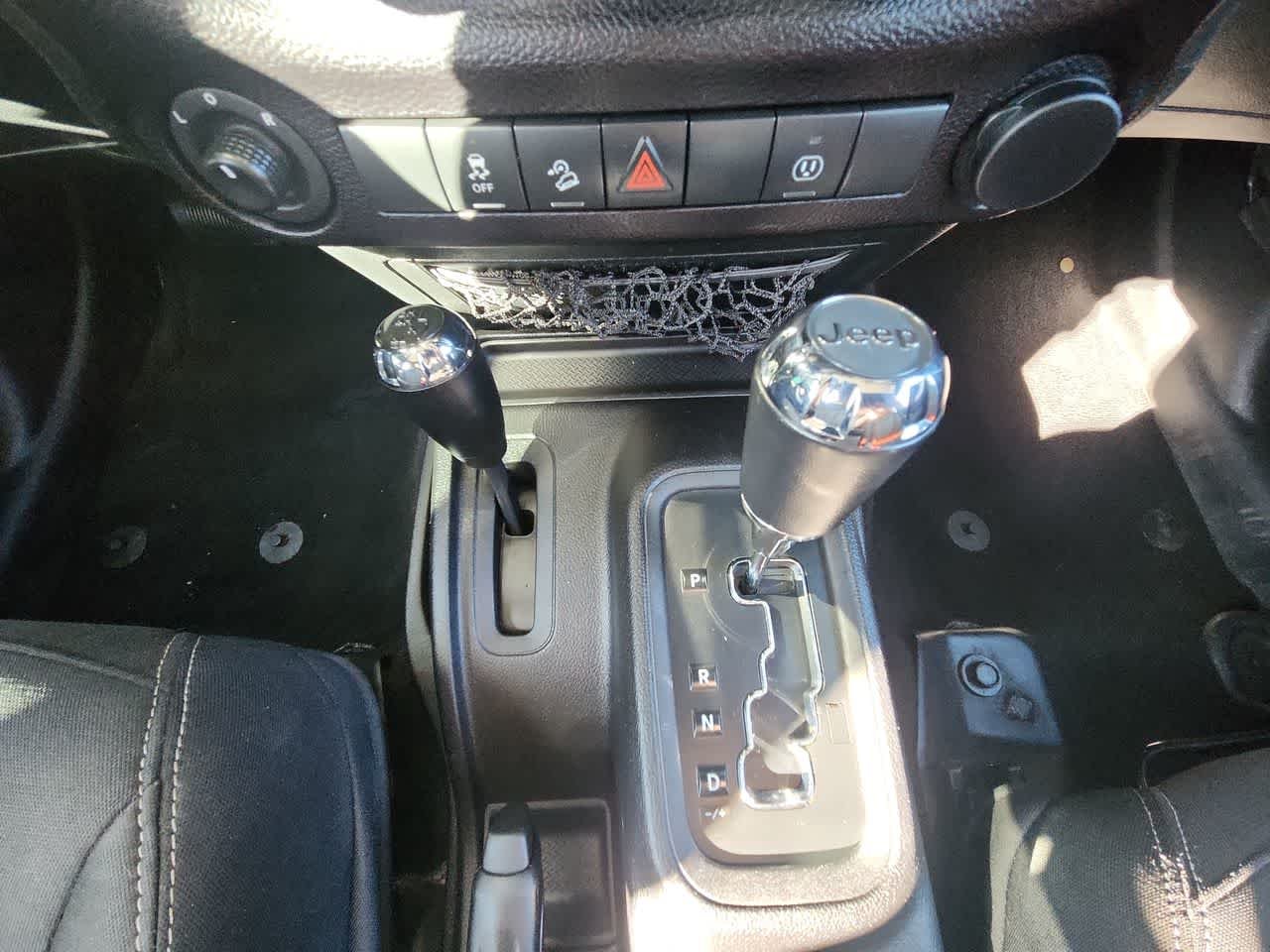 Used 2016 Silver Jeep Sahara image 18