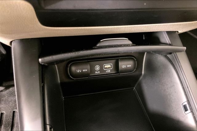 Used 2017 White Kia LX image 15