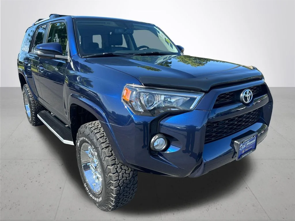 Used 2019 Blue Toyota SR5 Premium image 5
