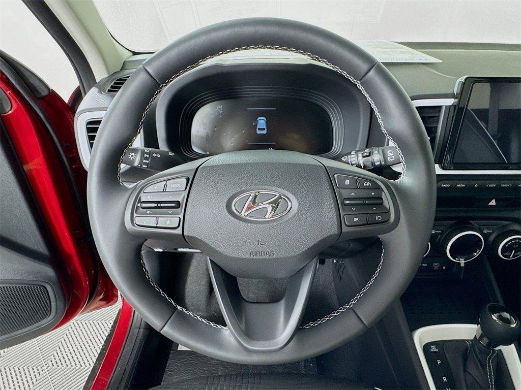 2025 Hyundai Venue Limited - Photo 7
