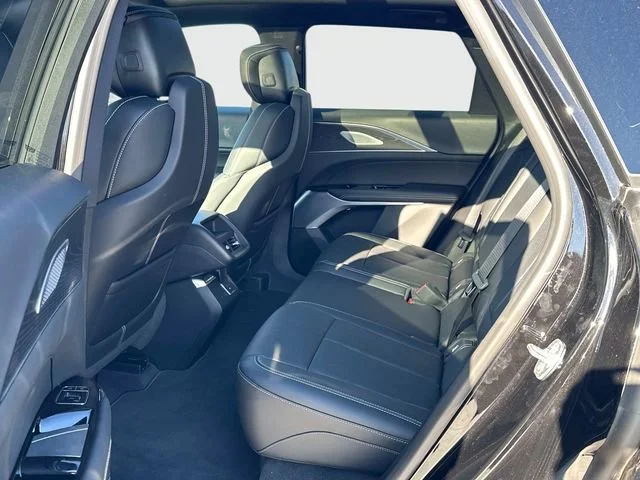 2025 Cadillac LYRIQ Luxury 2 - Photo 17