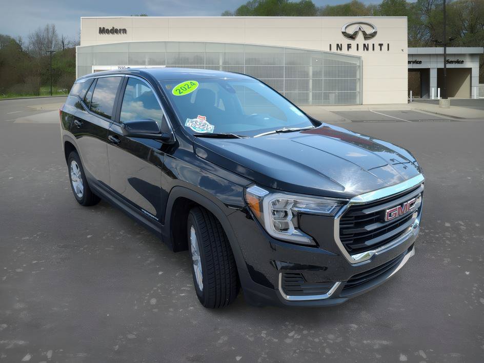 Used 2024 Ebony Twilight Metallic GMC SLE image 2