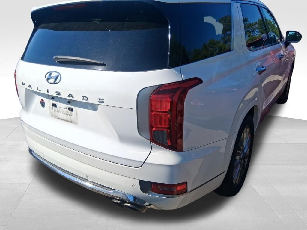 Used 2020 White Hyundai Limited image 4