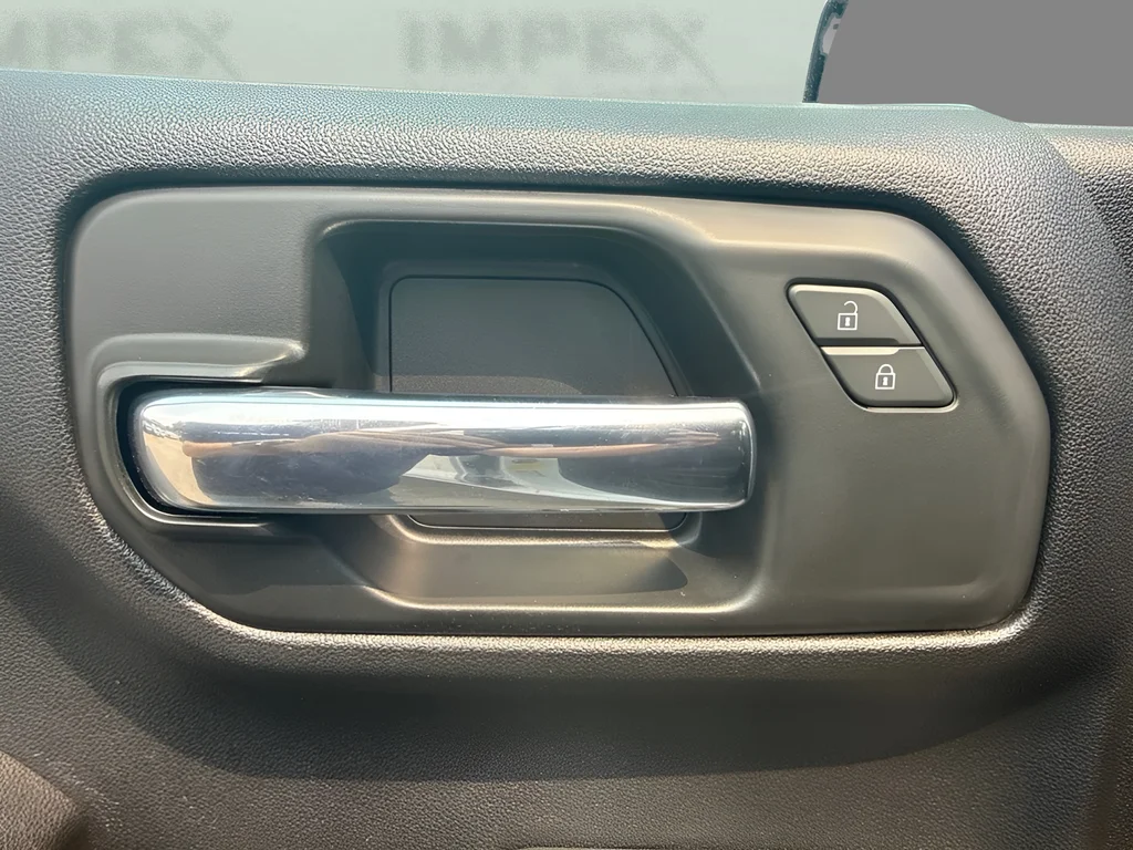 Used 2023 White Chevrolet Custom image 11