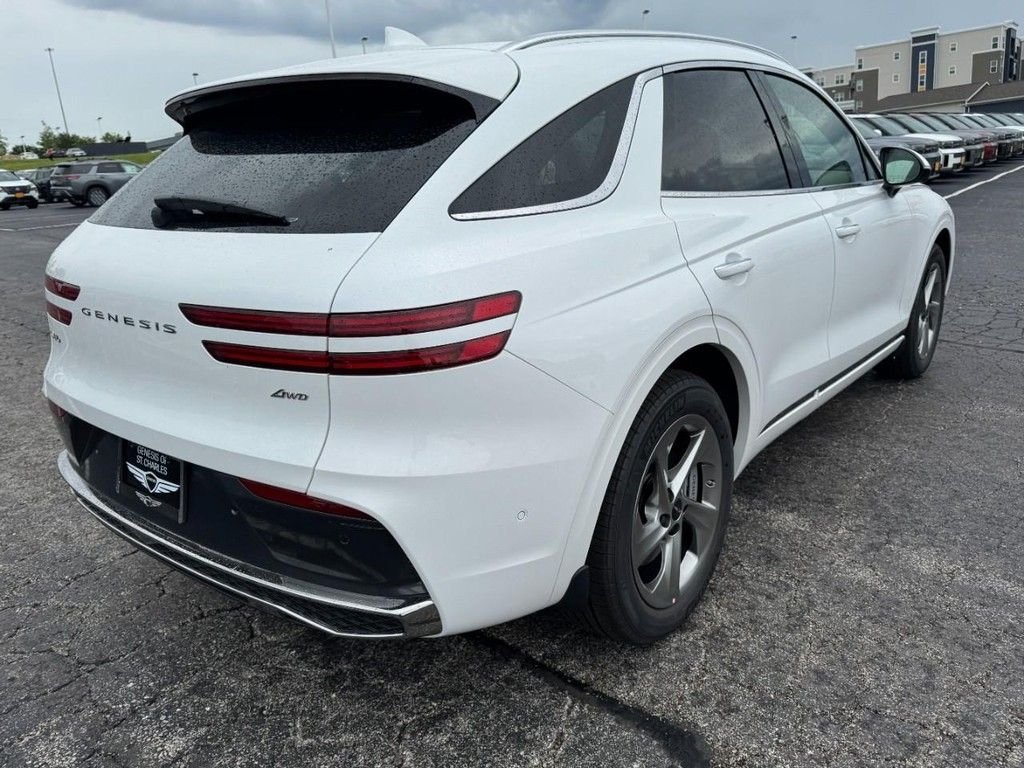 New 2026 Uyuni White Genesis 2.5T ADVANCED image 3