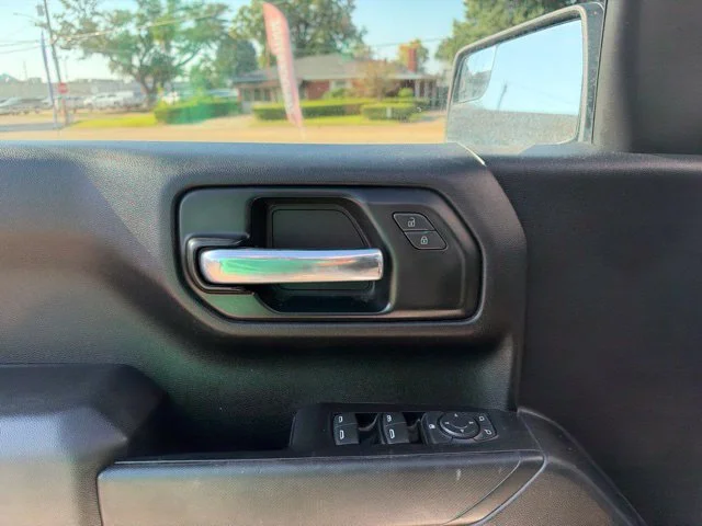 Used 2020 White Chevrolet WT image 18