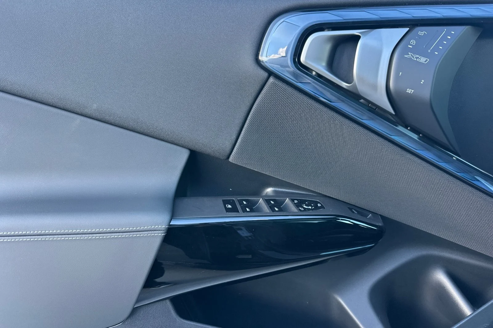 New 2026 Dark Graphite Metallic BMW 30 xDrive image 10