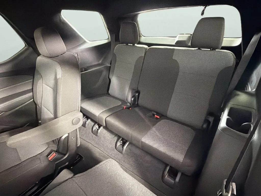 Used 2024 Summit White Chevrolet LT Cloth image 29