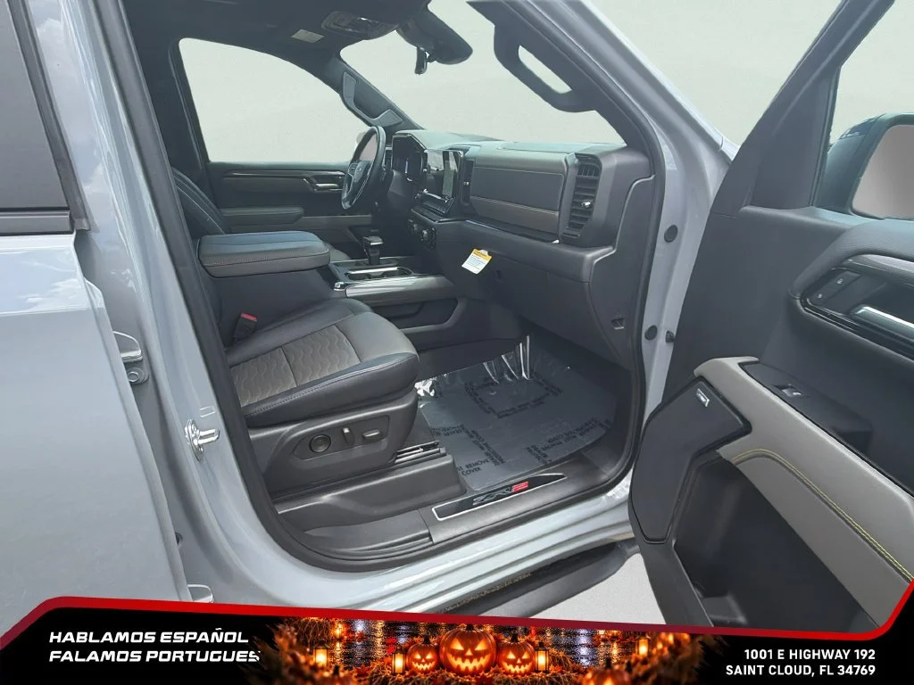Used 2025 Slate Gray Metallic Chevrolet ZR2 image 31