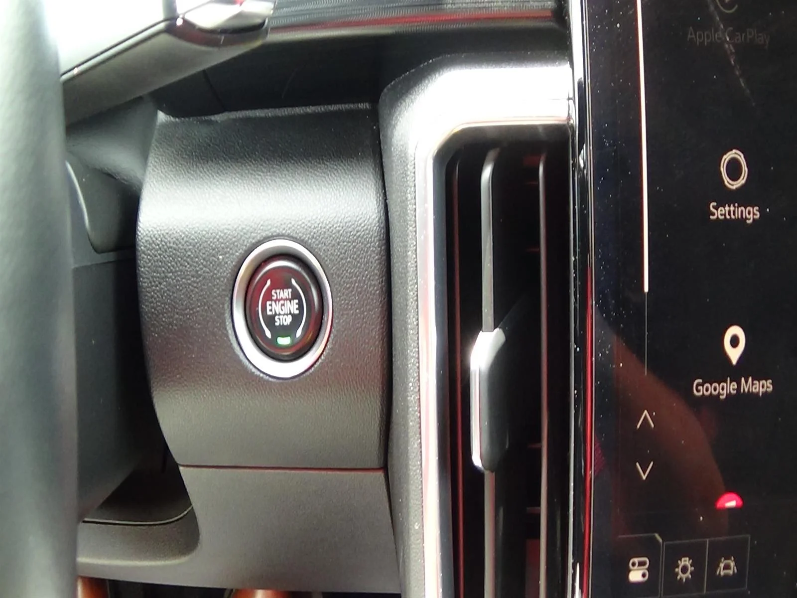 Used 2025 Summit White (gaz) GMC Elevation image 25