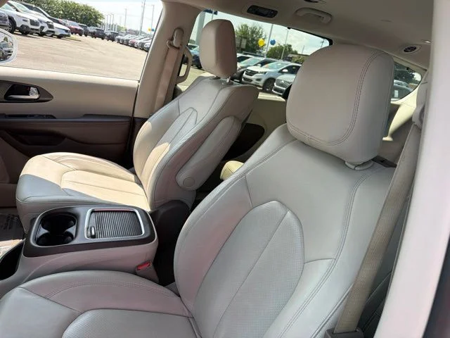 Used 2020 White Chrysler Touring L Plus image 20