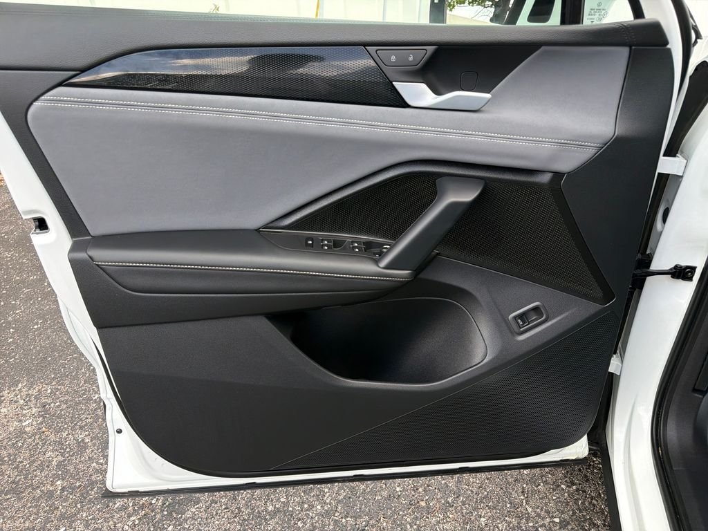 New 2026 White/off-white Volkswagen 2.0T SE image 10
