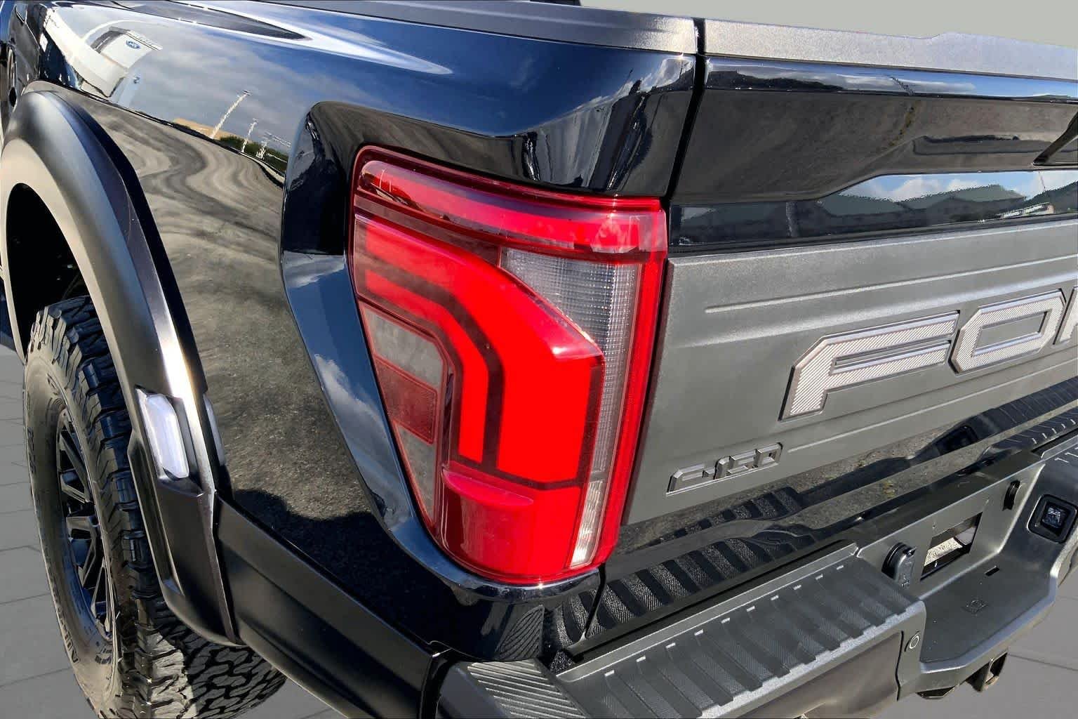 Used 2025 Agate Black Metallic Ford Raptor image 26