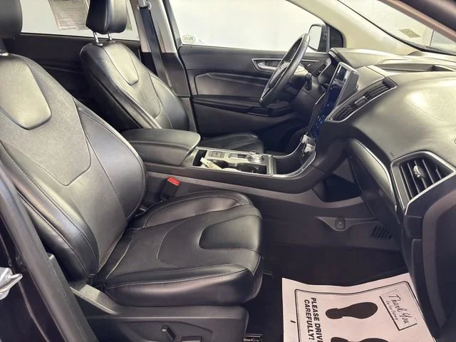 Used 2022  Ford Titanium image 26