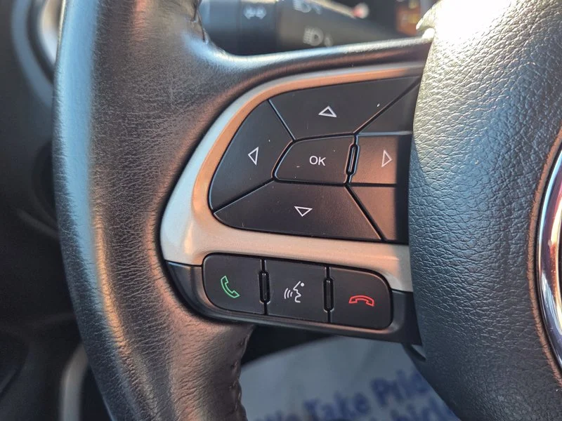 Used 2017 Black Jeep Latitude image 28