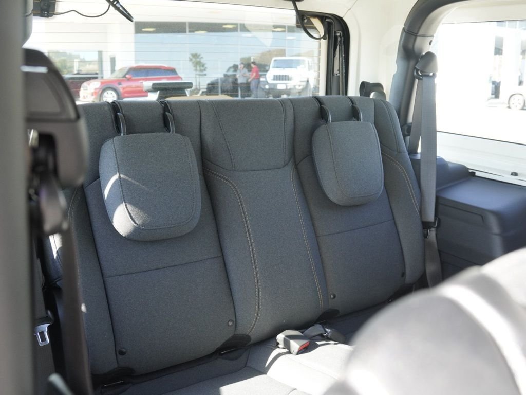 New 2026 Bright White Clear-Coat Exterior Paint Jeep Sport image 23