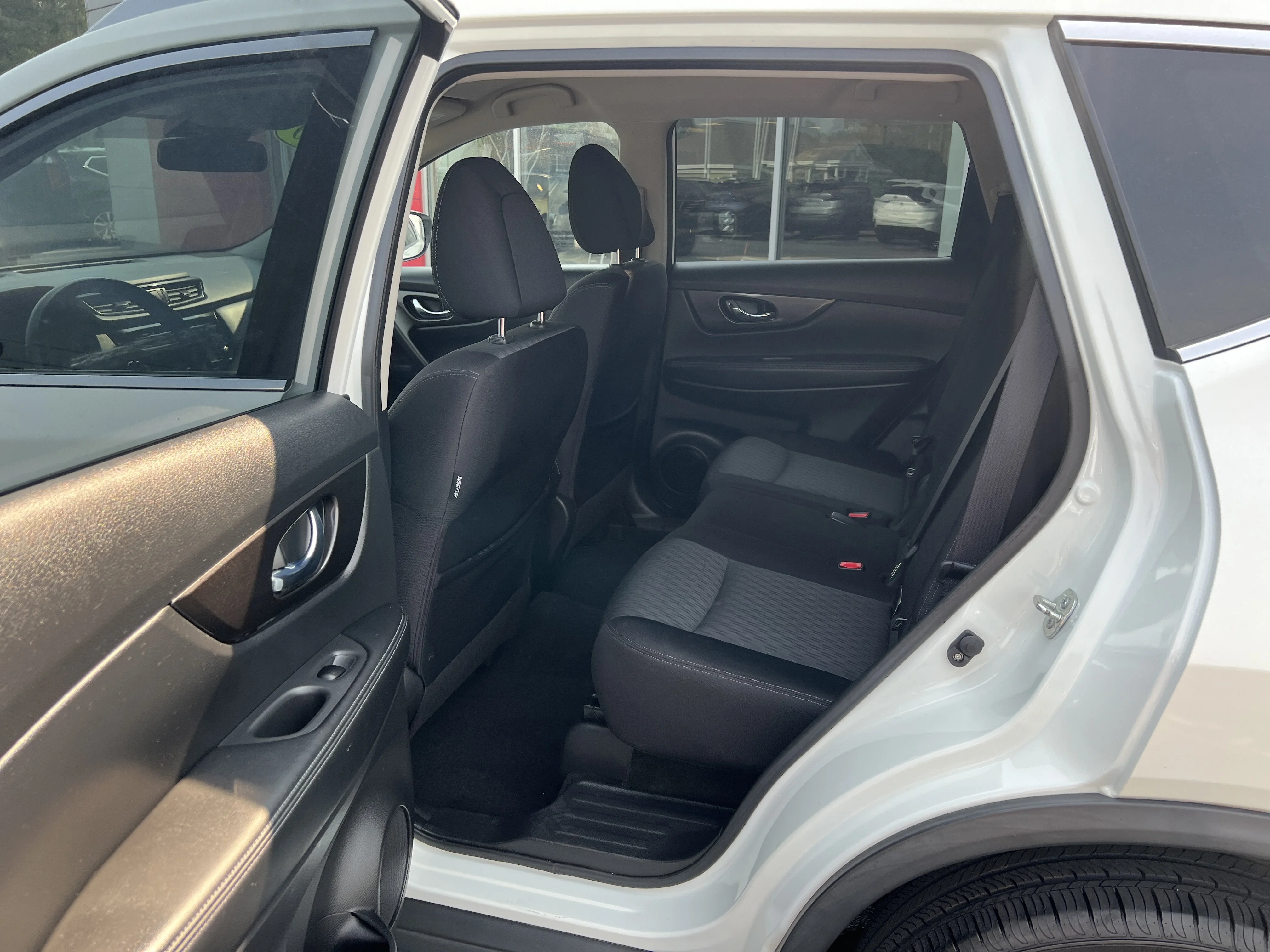 Used 2020 Pearl White Tricoat Nissan SV image 5