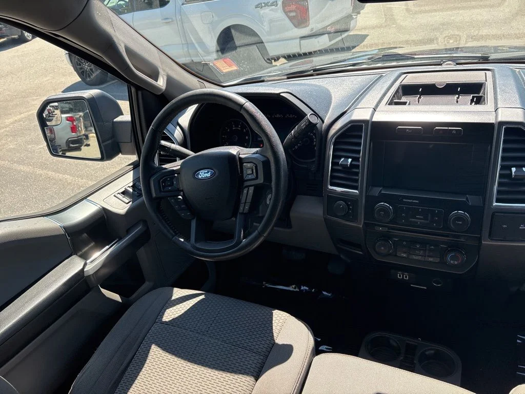 Used 2016 Shadow Black Ford XLT image 9