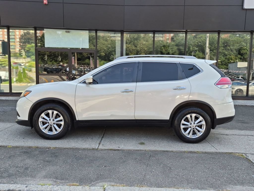 Used 2014 White Nissan SV image 8