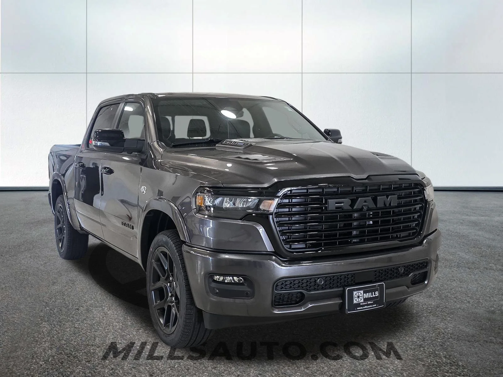 New 2026 Granite Crystal Metallic Clear-Coat Exterior Paint RAM Laramie image 11