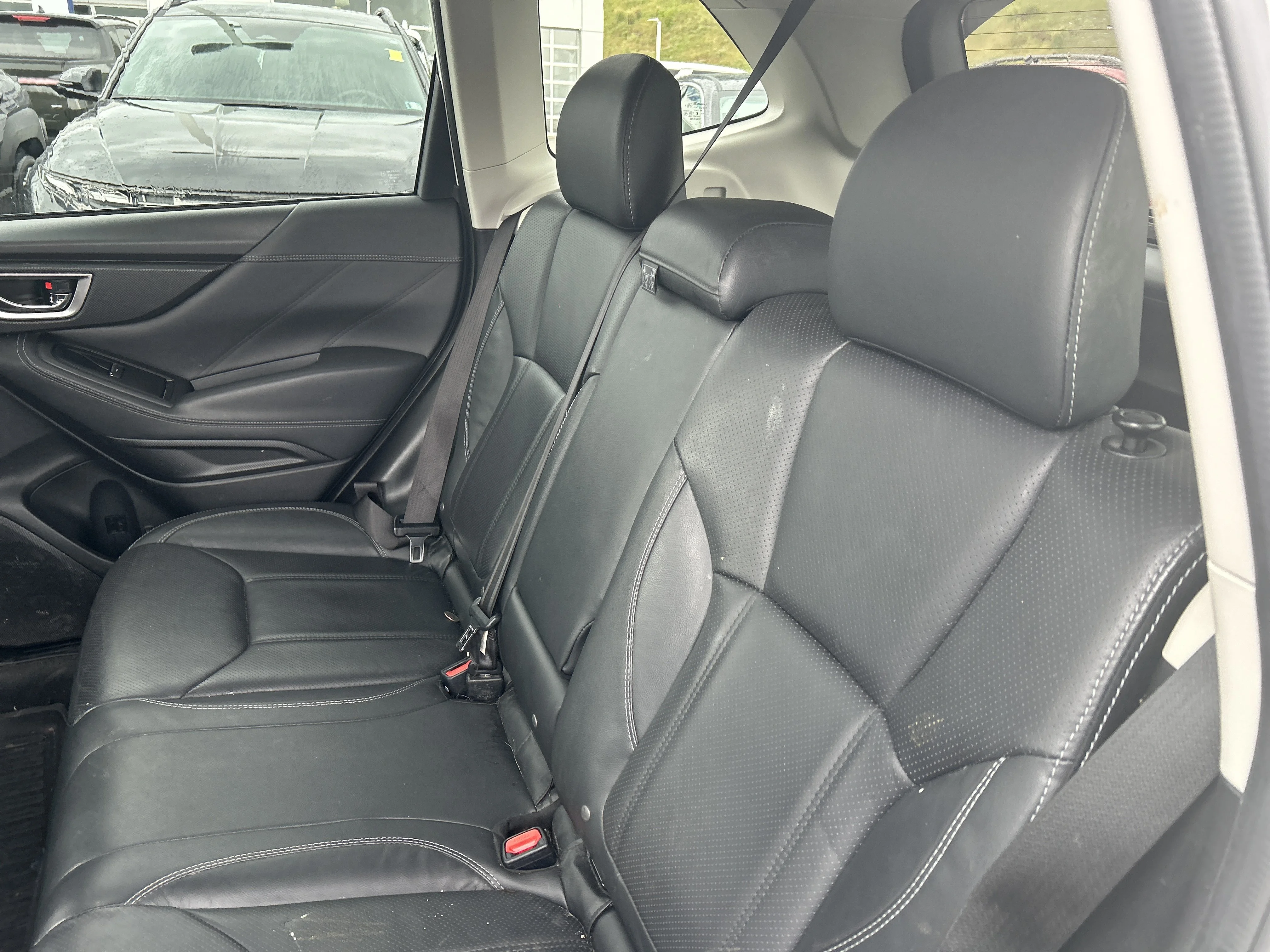 Used 2019 Crystal White Pearl Subaru Limited image 13