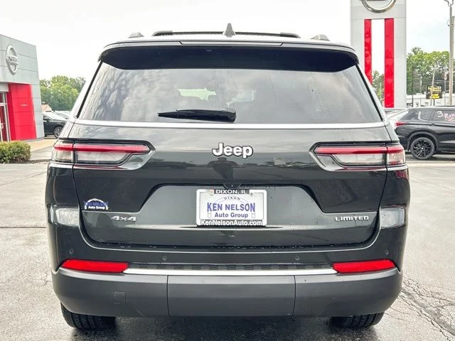 Used 2023 Gray Jeep Limited image 8