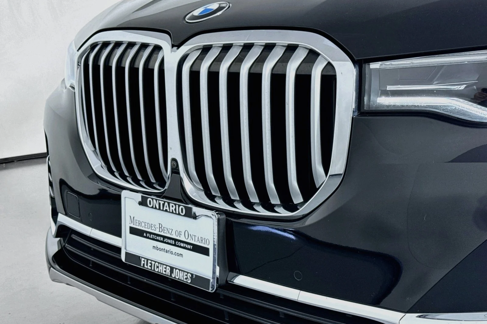 Used 2022 Jet Black BMW xDrive40i image 14
