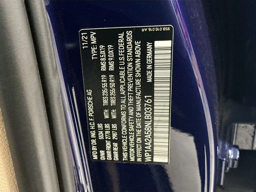 Used 2022  Porsche Base image 33