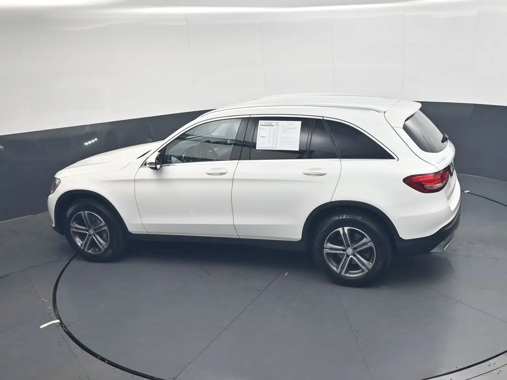 Used 2016  Mercedes-Benz GLC 300 image 32