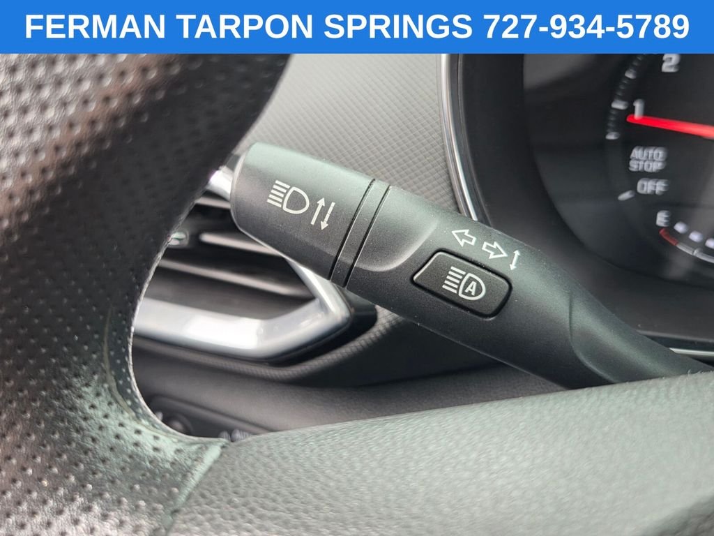 Used 2022 White Chevrolet LT image 35