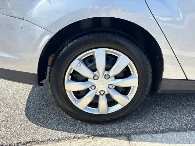 Used 2012 Silver Ford SE image 9