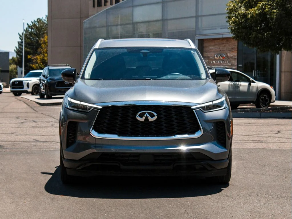 Used 2025 Graphite Shadow INFINITI LUXE image 2