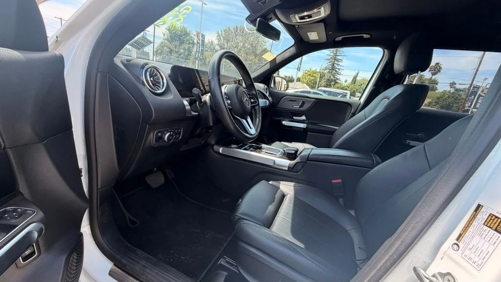 Used 2023 White Mercedes-Benz GLB 250 image 6