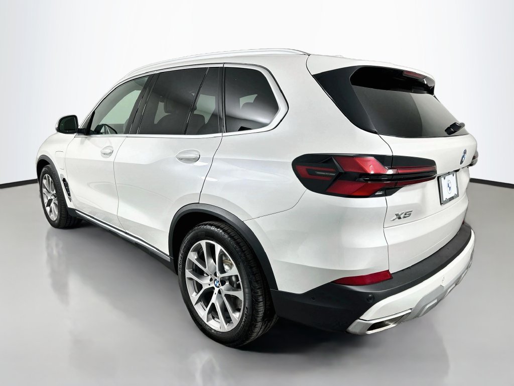 Used 2026 White Metallic BMW xDrive50e image 7