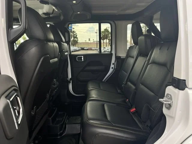 Used 2025 White Jeep Sahara image 26