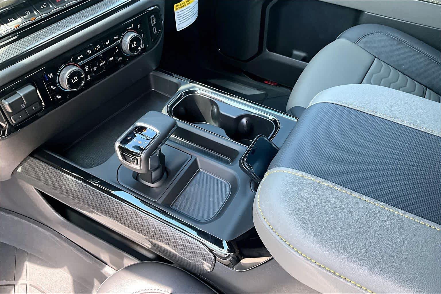2026 Chevrolet Silverado 1500 ZR2 - Photo 7