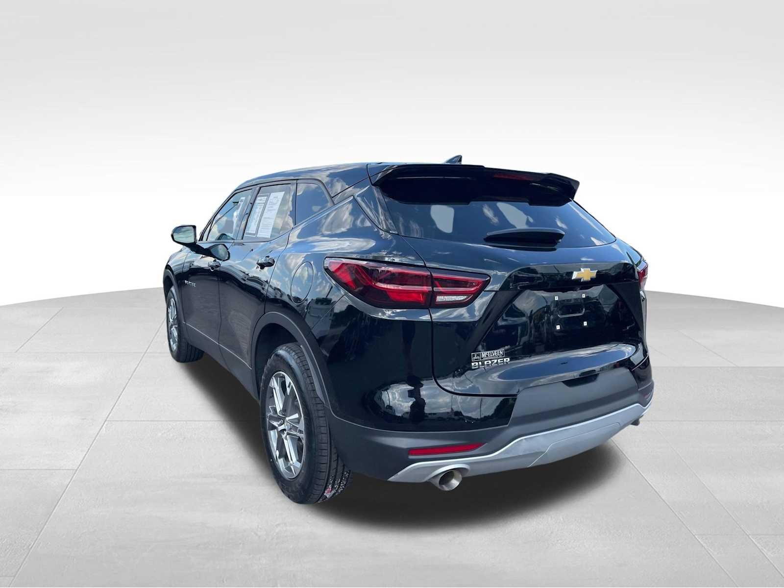 Used 2023 Black Chevrolet 2LT image 7