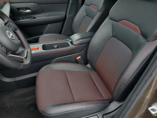 Used 2025 Brown Nissan SR image 18