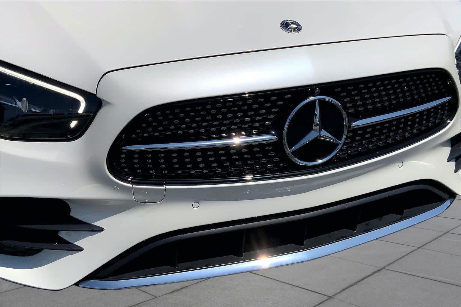 Certified Used 2022 MANUFAKTUR Diamond White Mercedes-Benz E 350 image 29