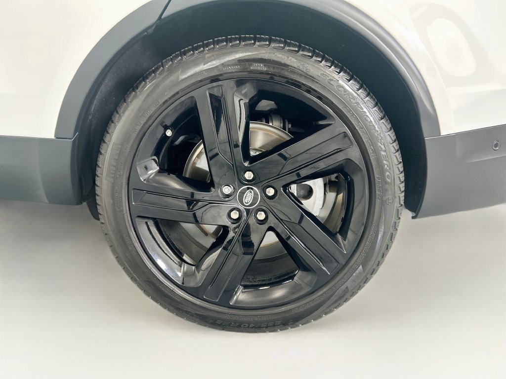 Certified Used 2025 Fuji White Land Rover S image 30