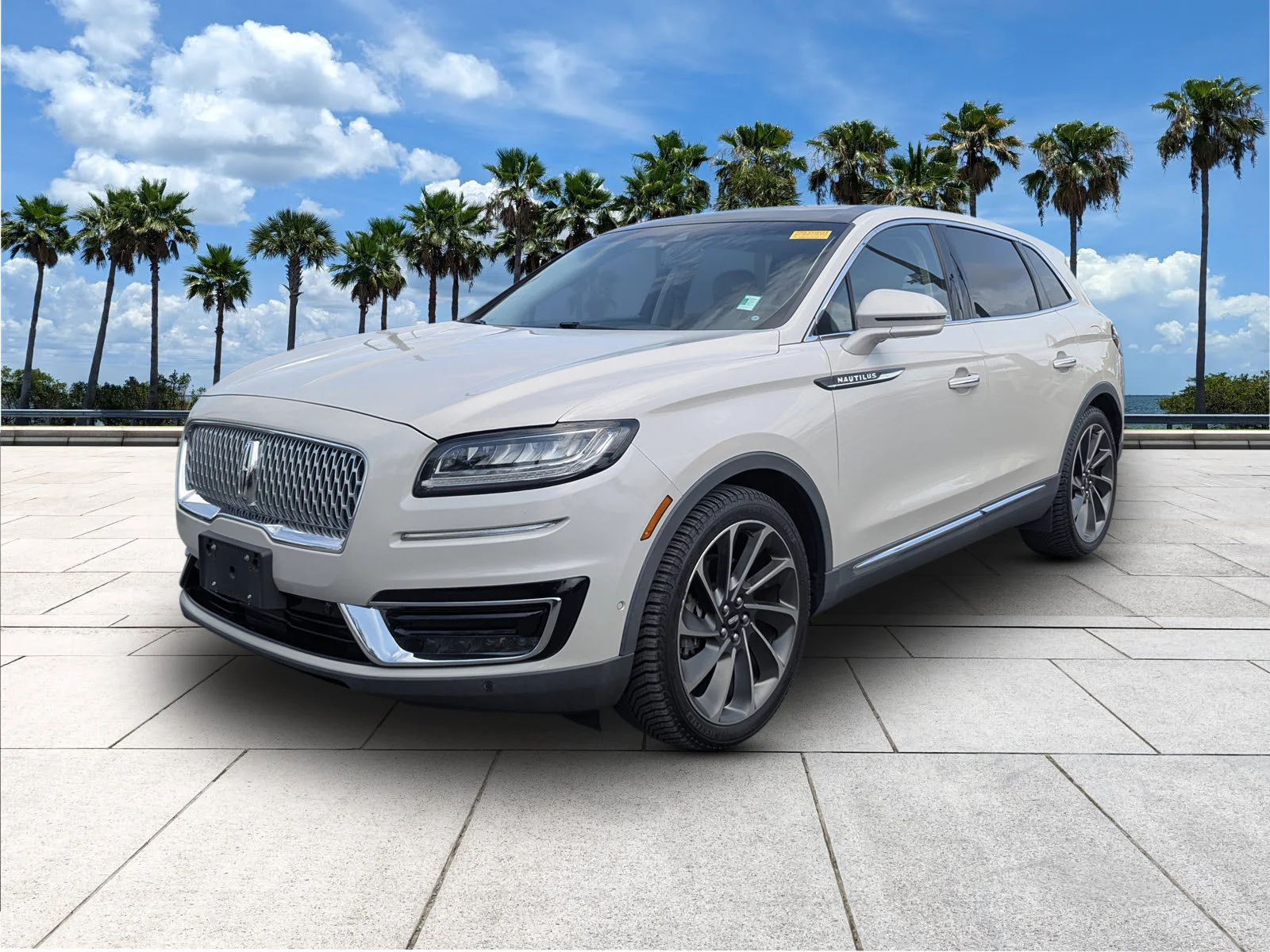 Used 2019 Ceramic Pearl Metallic Tri-Coat Lincoln Reserve image 3