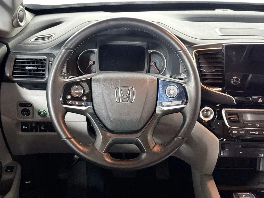 Used 2021  Honda Touring image 13