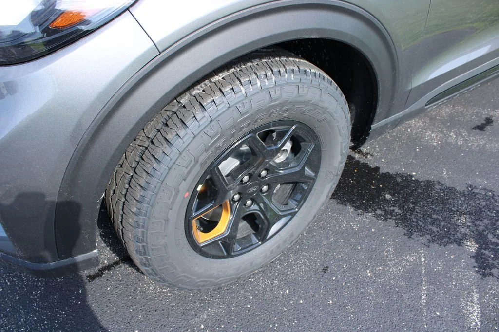 New 2026 Carbonized Gray Metallic Ford Tremor® image 5