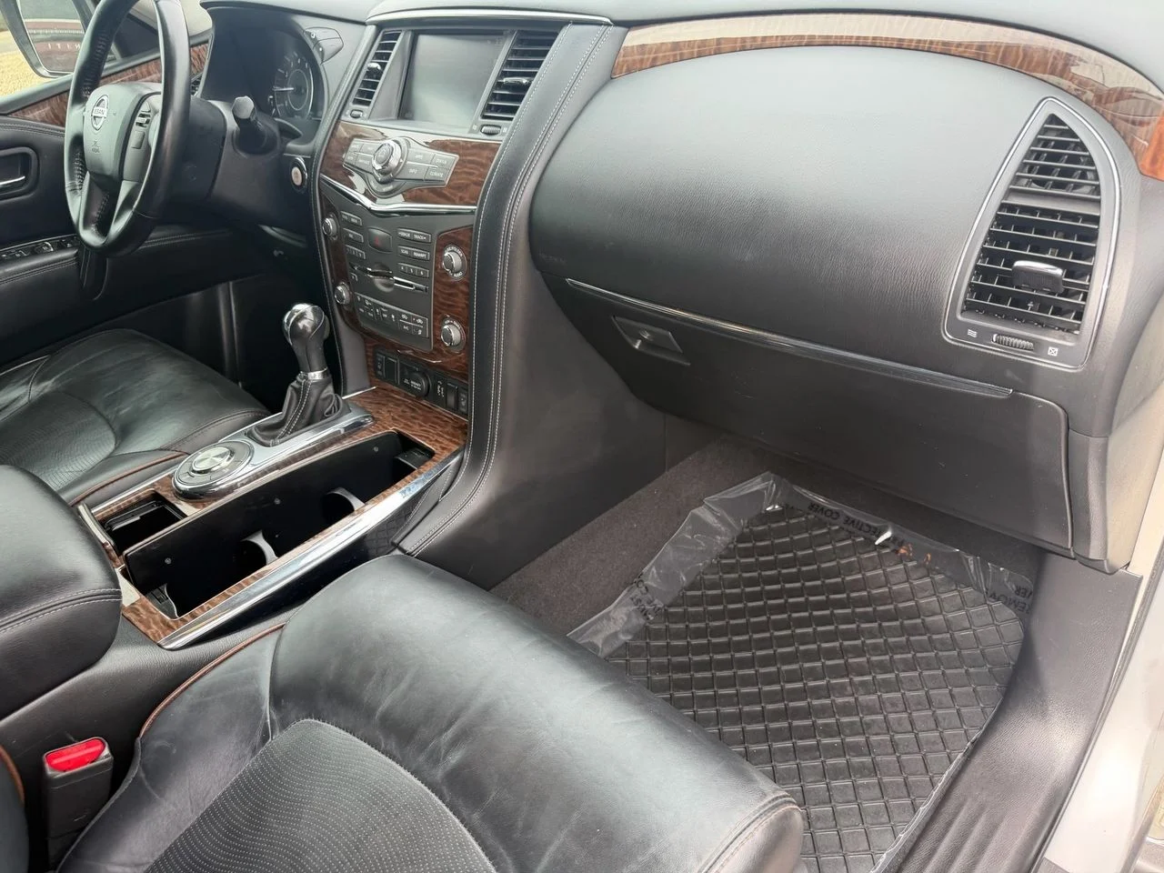 Used 2018 Brilliant Silver Nissan SL image 10